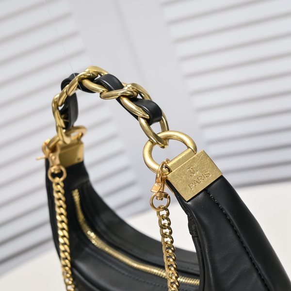 シャネルバッグ角部分ディテール